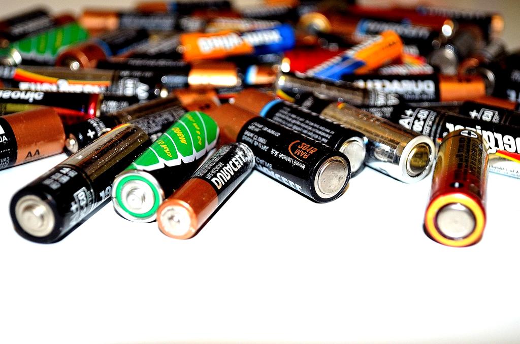 Smartphone displaying battery usage and optimization tips