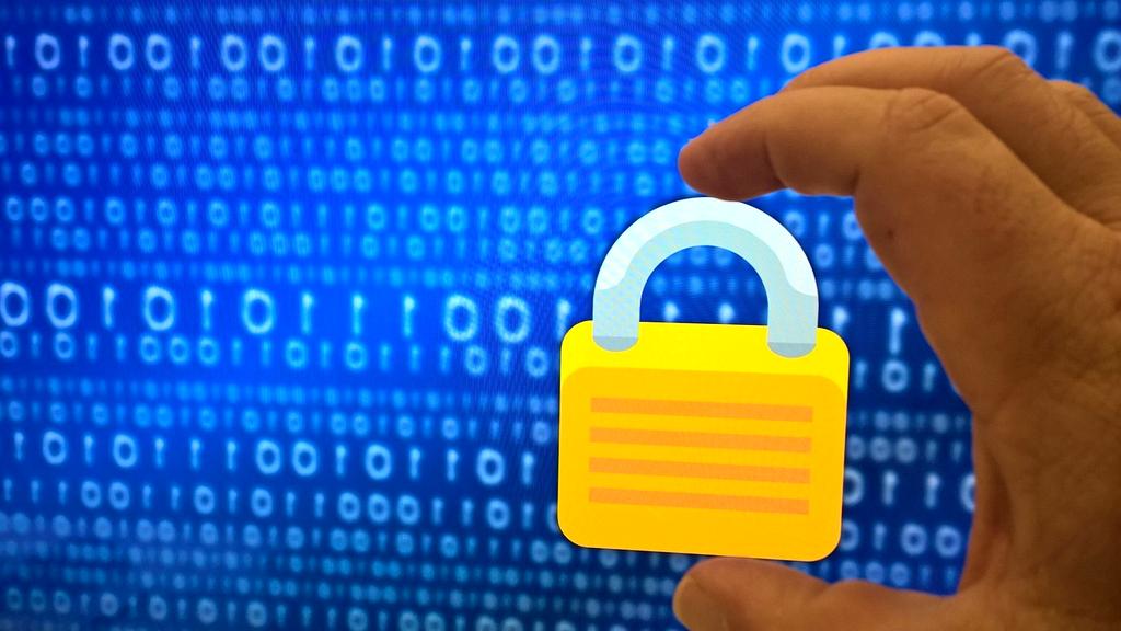 Phone screen showing privacy settings menu